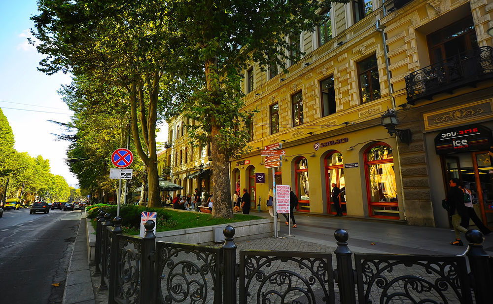 Evrika Apartments On Rustaveli Avenue ティビリシ エクステリア 写真